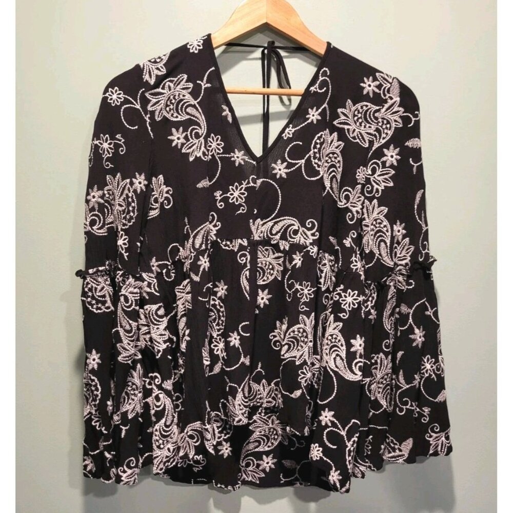Black White Floral Embroidered Bell Sleeve Babydoll Relaxed Fit Top Sz L
